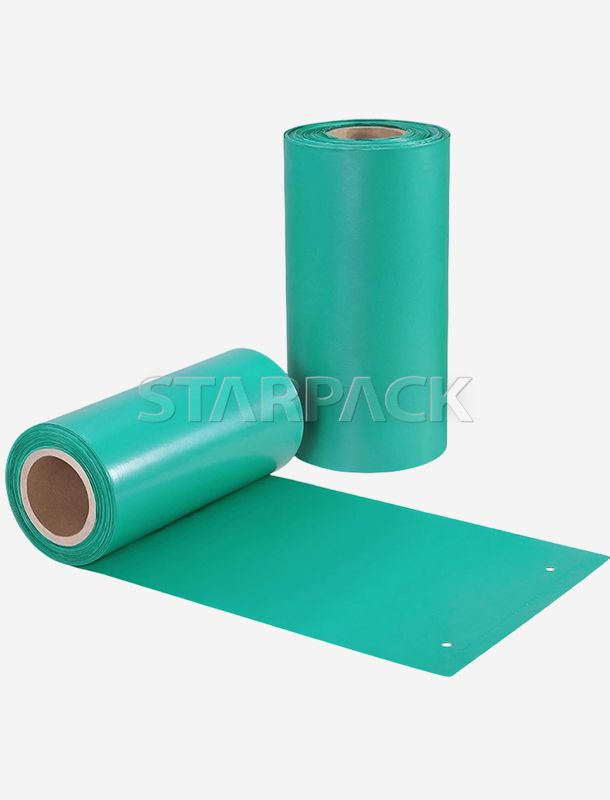 PE-Kurierversandtaschen auf einer Rolle